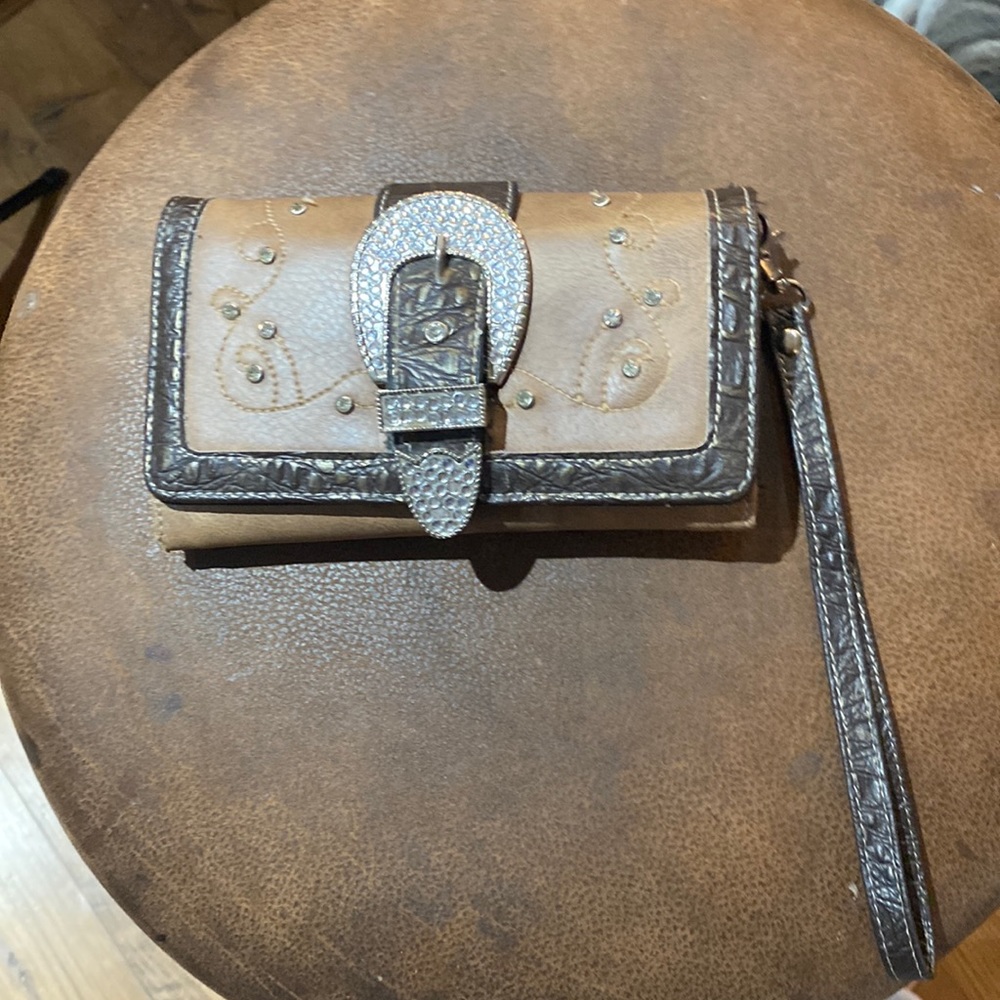 Brown wallet very good condition
